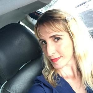 Meet your Posher, Beatriz